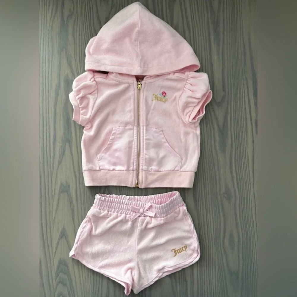 JUICY COUTURE BABY GIRL FLORAL AND FOIL LOGO ZIP-UP HOODIE AND SHORT SET